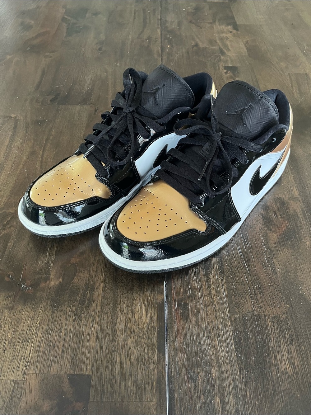 Air Jordan 1 Low Gold Toe